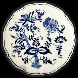 Like New Blue Danube Scalloped Hot Plate